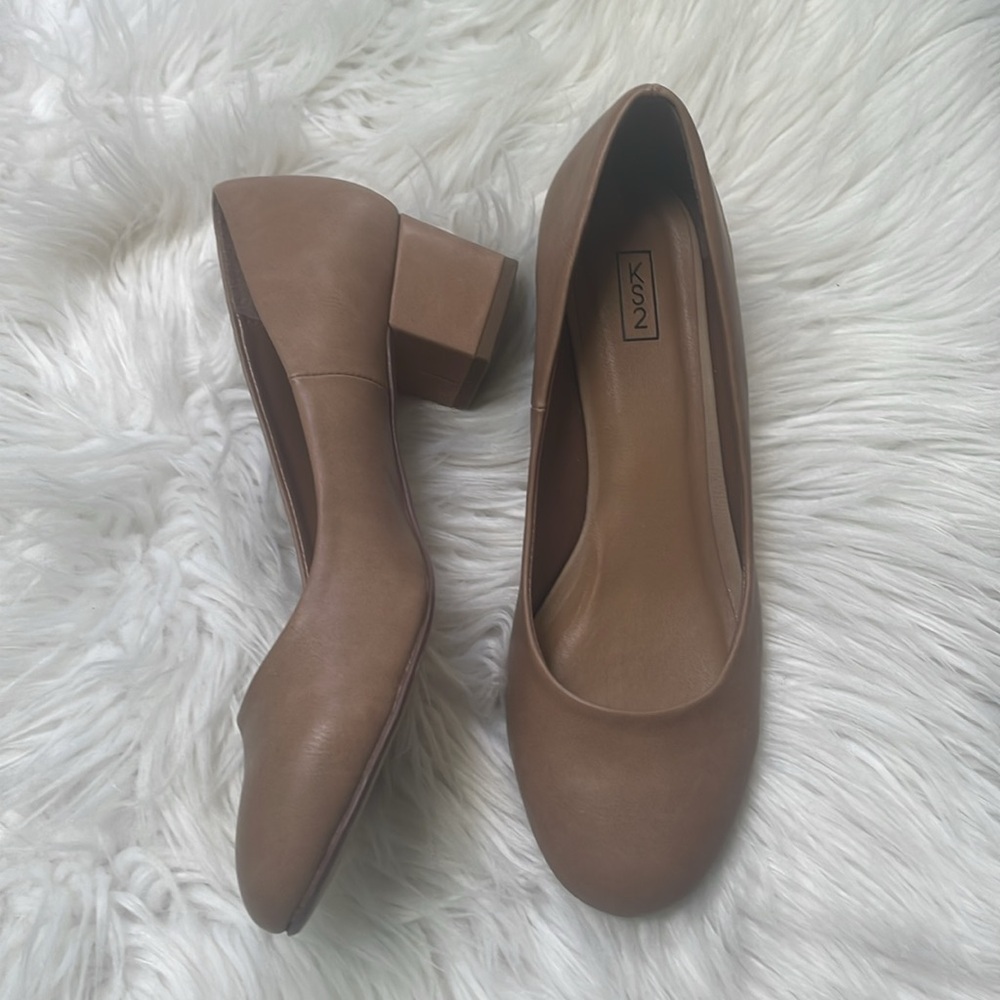 KS2 tan brown shoes Size 8